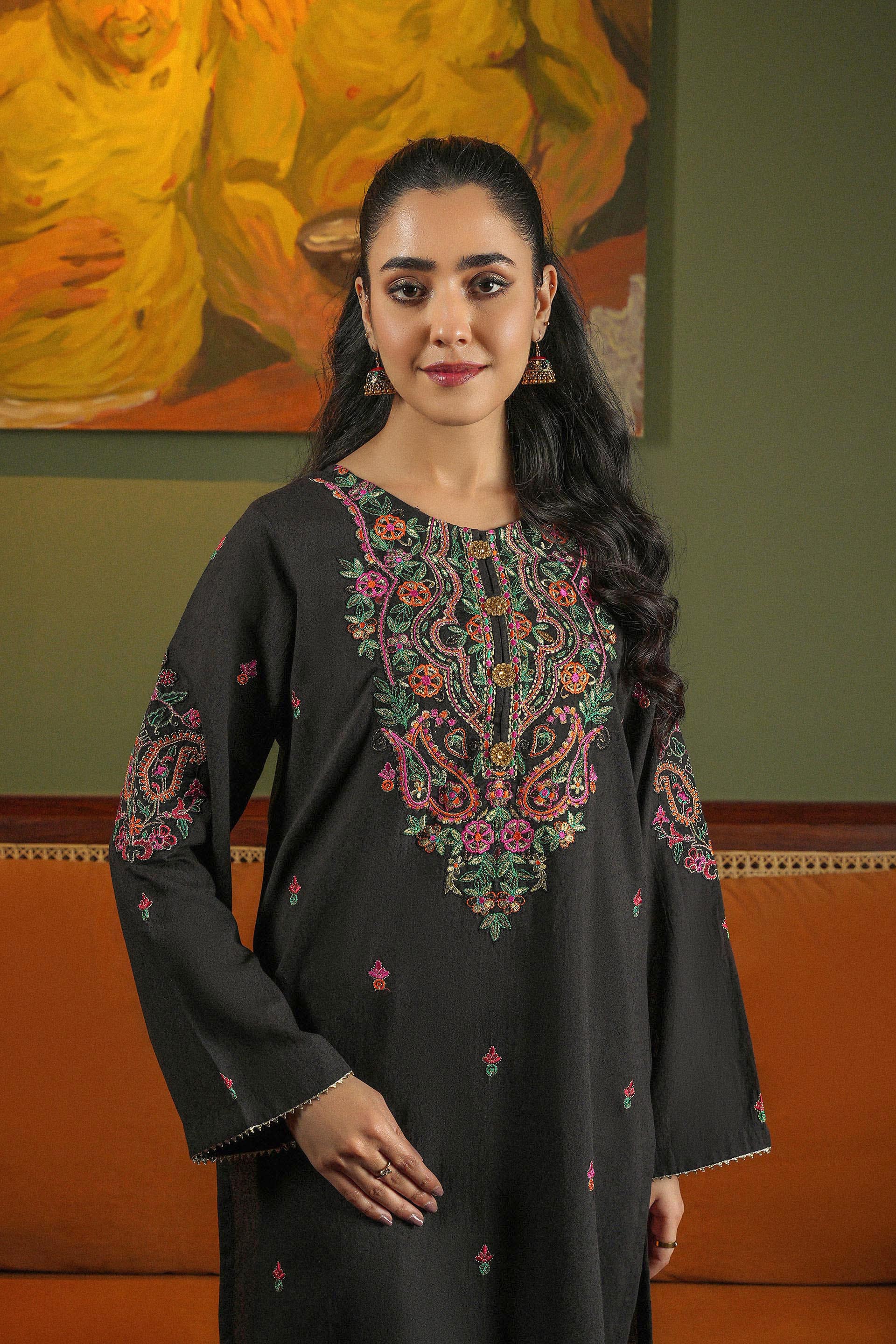 Siyah Sanam: 2 Piece Suit in Black Lawn Karandi (CR3357)