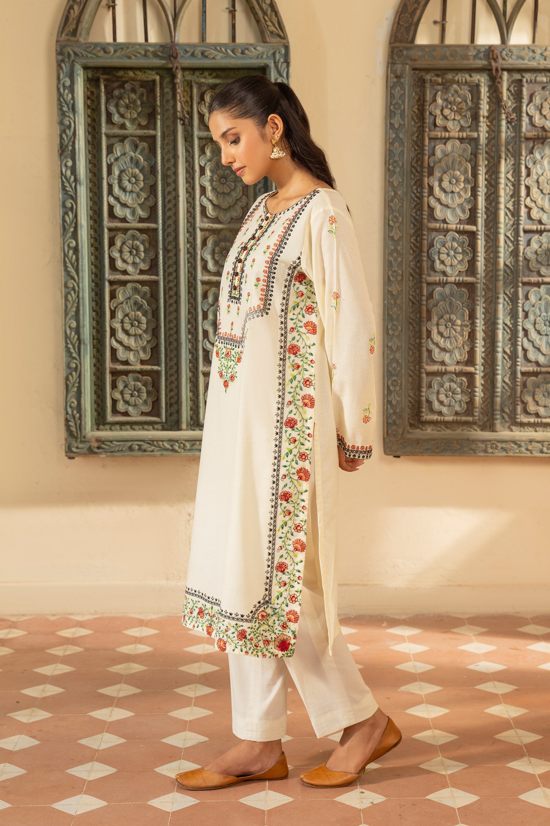 1 Piece Lawn Karandi Top (CR3497)