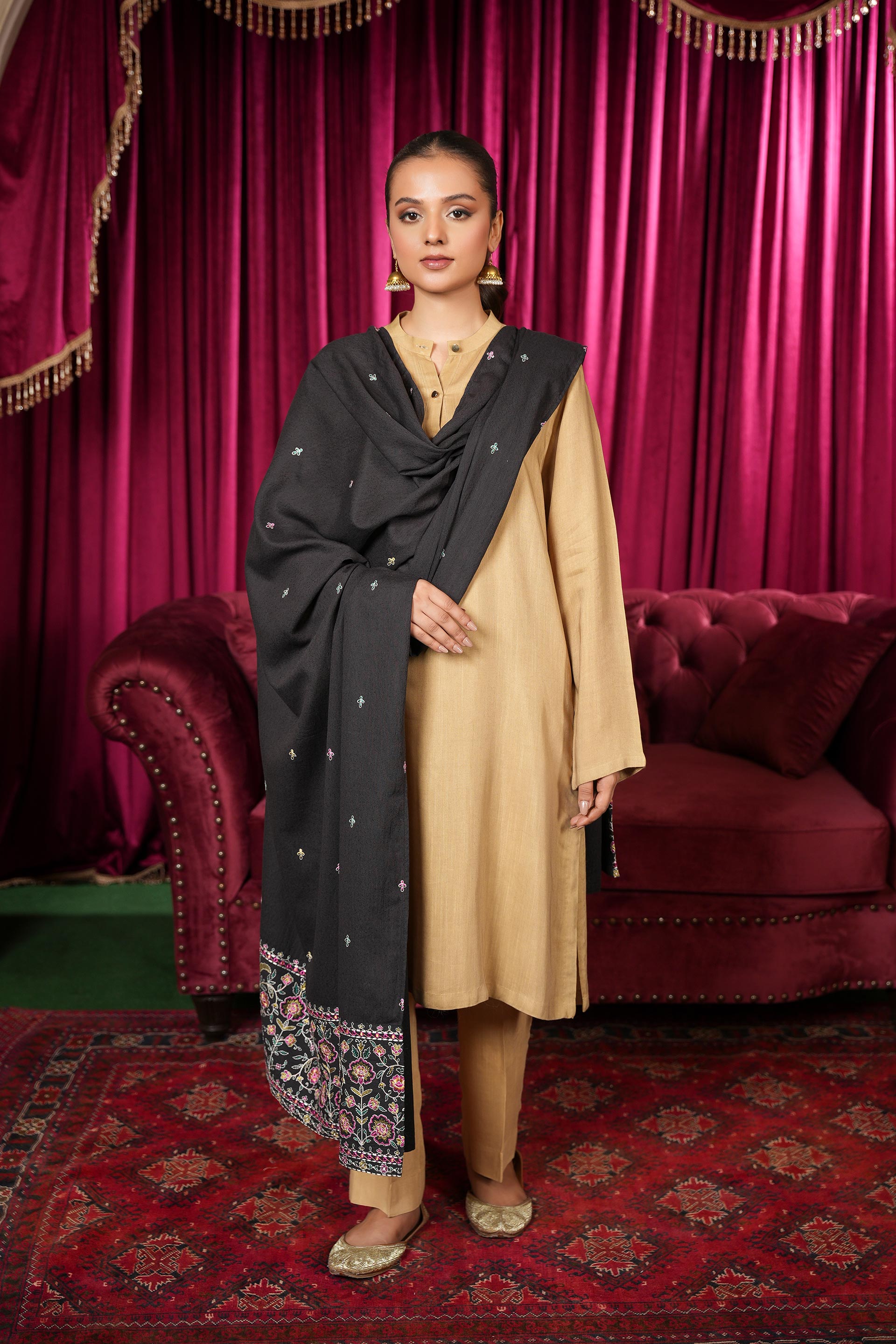 1 Piece Lawn Karandi Shawl (CZ3333)