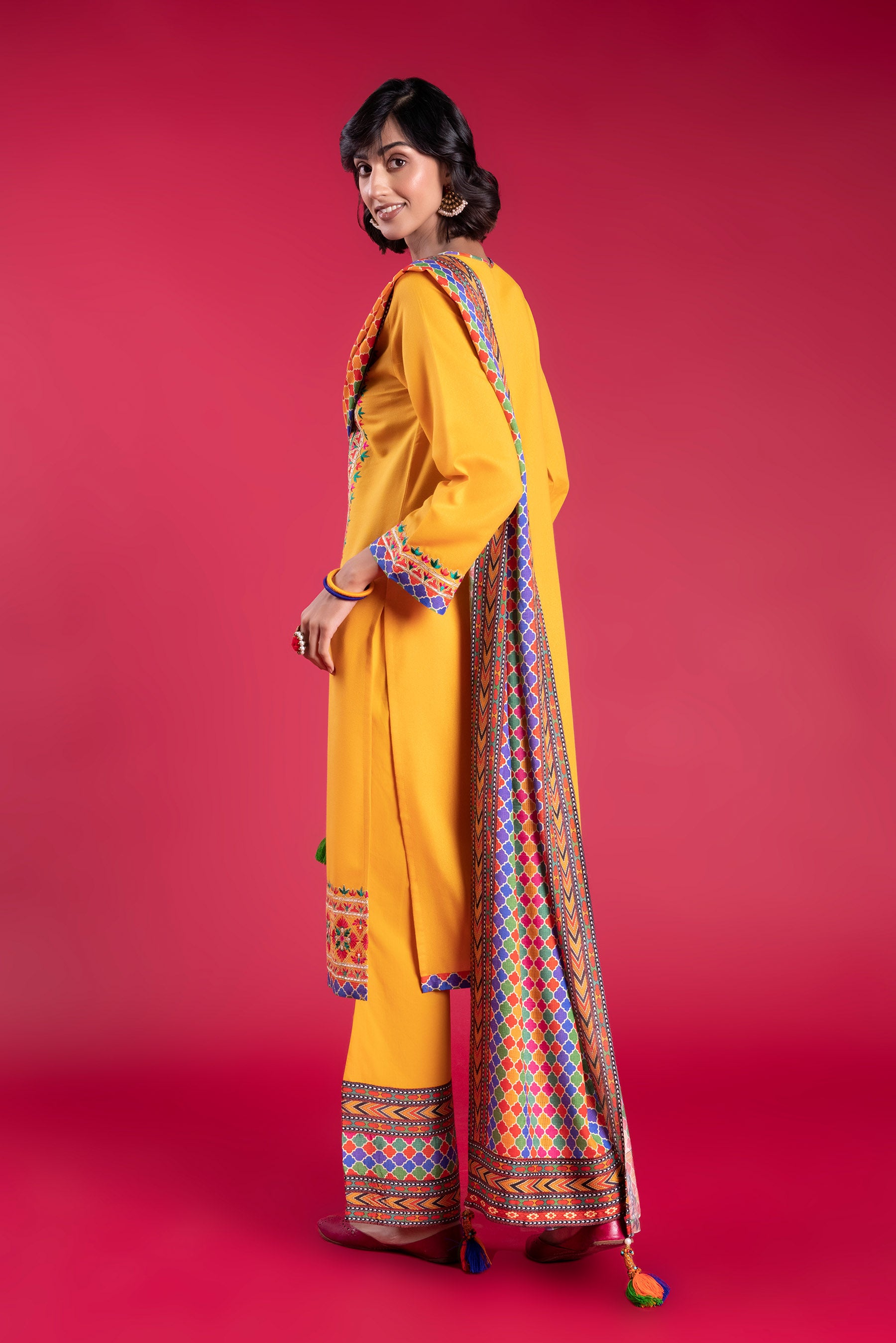 Yellow Jali in Yellow coloured Lawn Karandi fabric 3