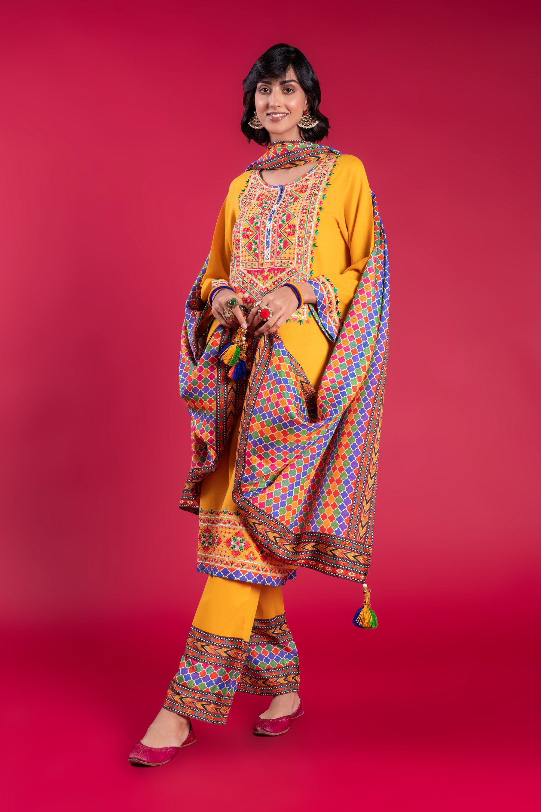Yellow Jali in Yellow coloured Lawn Karandi fabric 2