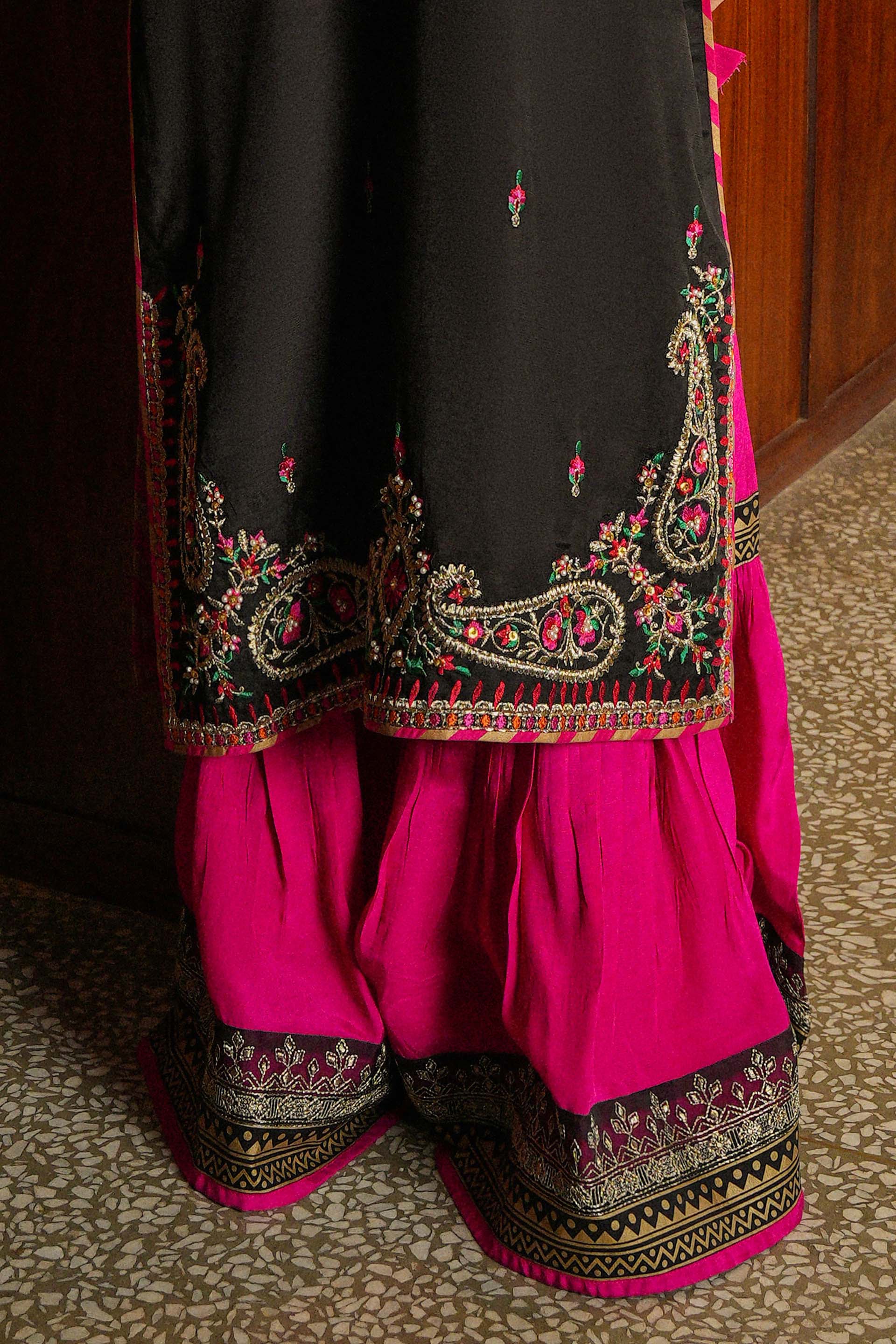 Kashmiri Paisley 1: 1 Piece Top in Black Raw Silk (FR0960)