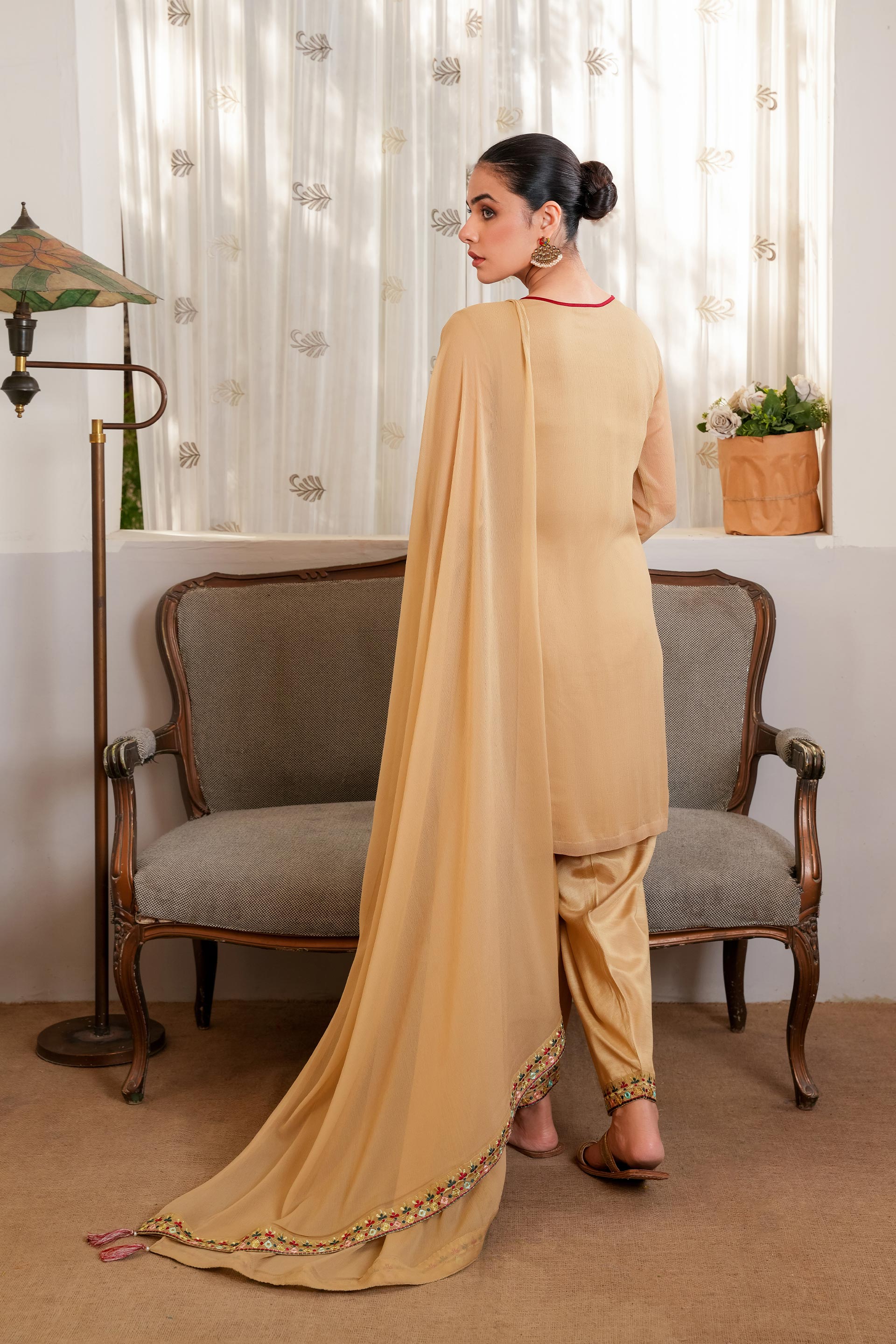 Golden Hour: 3 Piece Suit Suit in Beige Chiffon (FR0985)