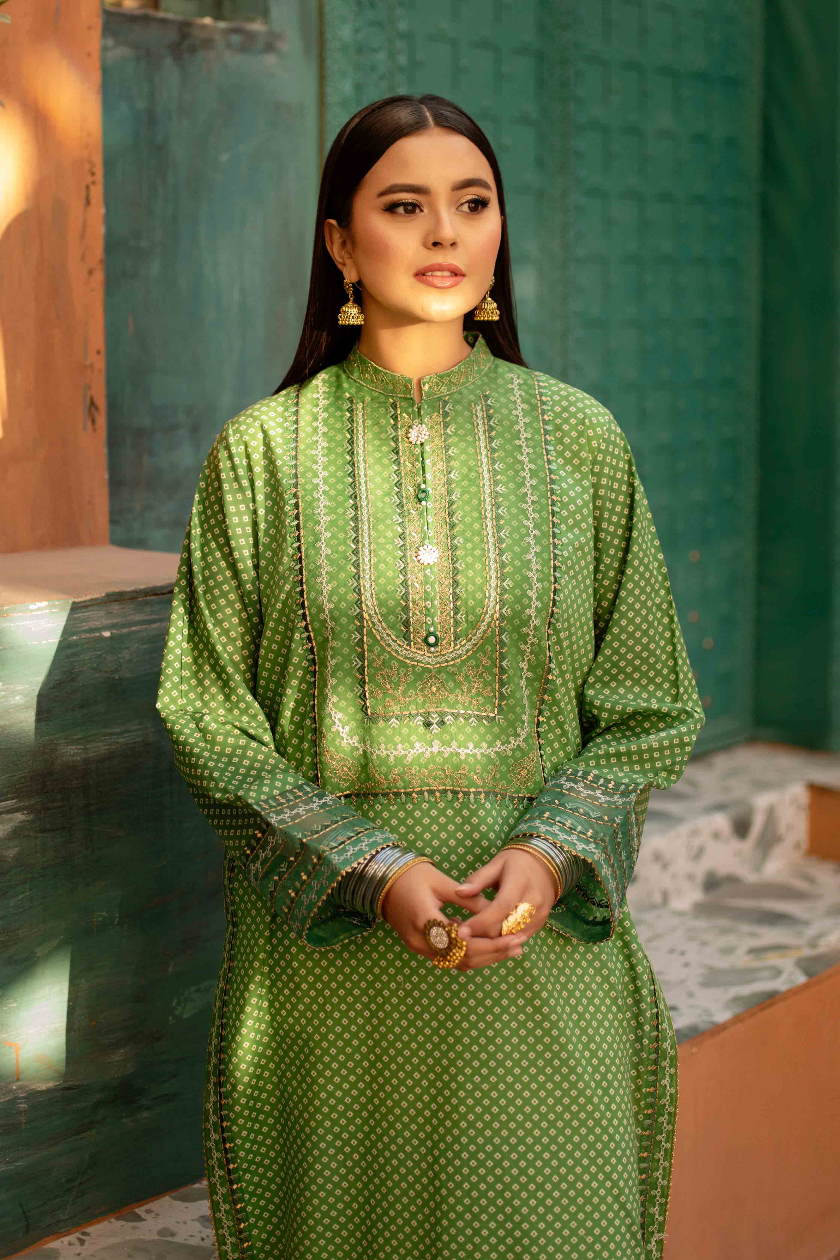 Hari Chunri: 1 Piece Top in Multi Lawn (TR1161)