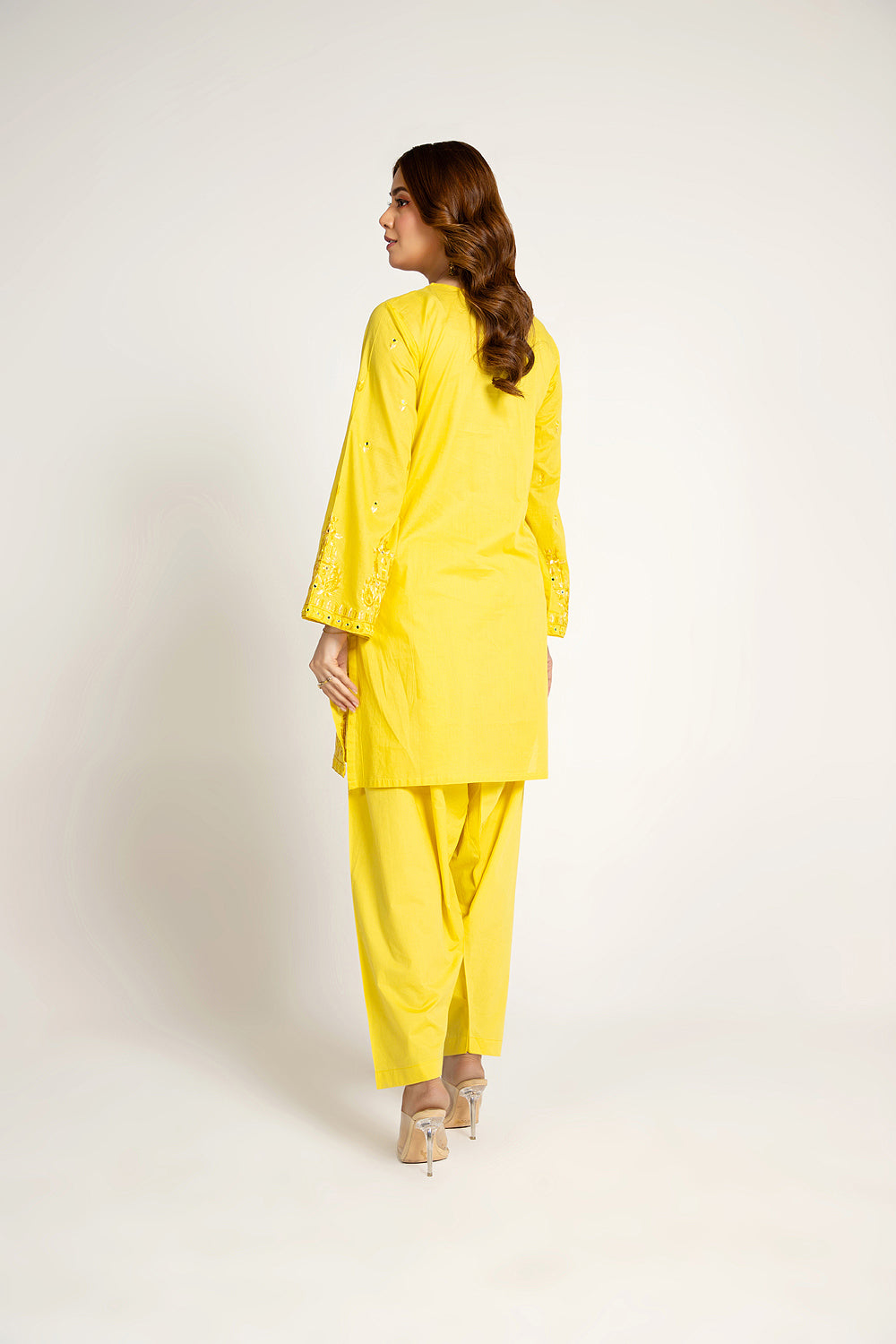 Lemon Yellow: 2 Piece Suit in Yellow Lawn (CR3245)