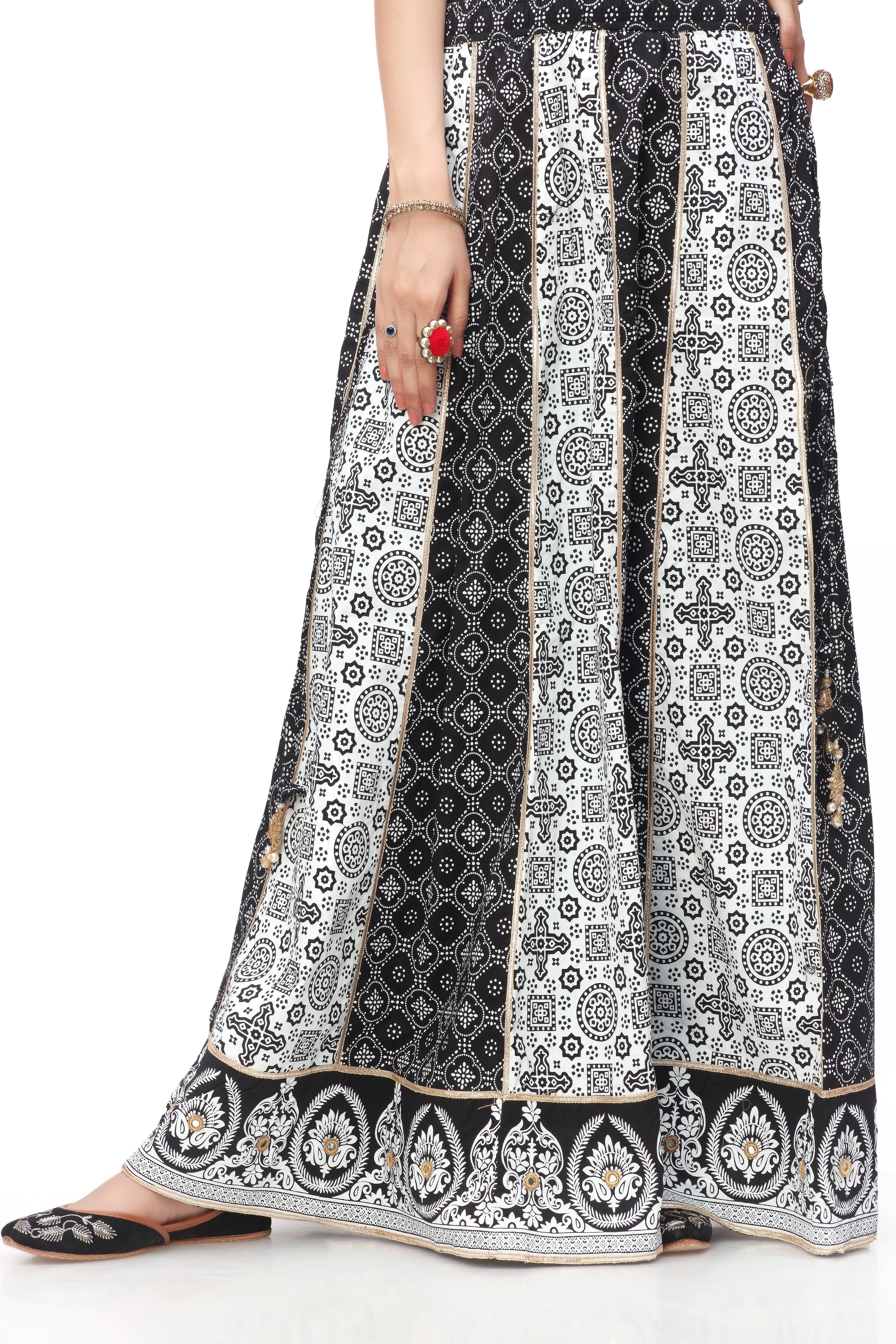 Monocrome Skirt in Black coloured Printed Cambric fabric 3
