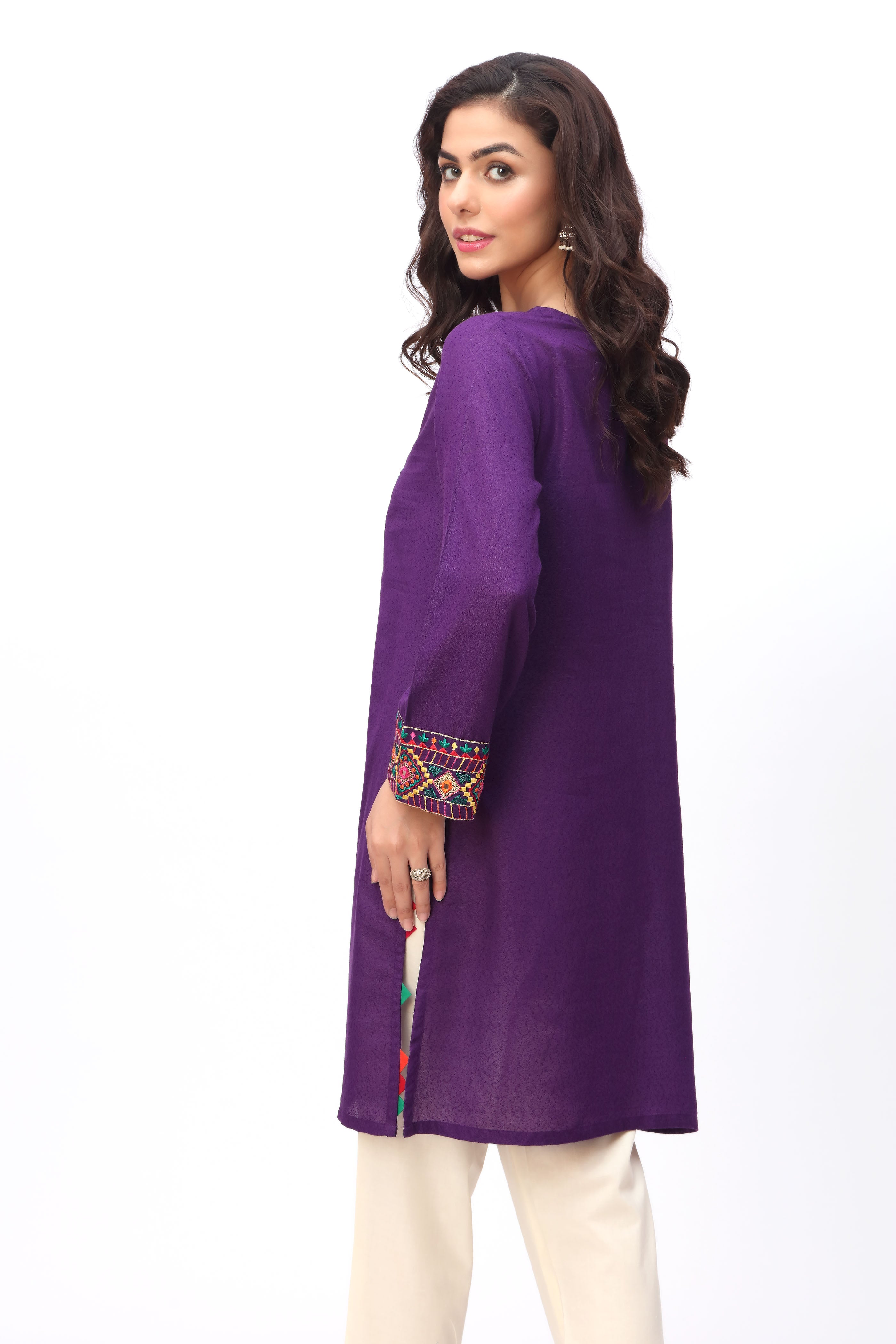 Phool Sheesha 2 in Purple coloured Lawn Karandi fabric 3