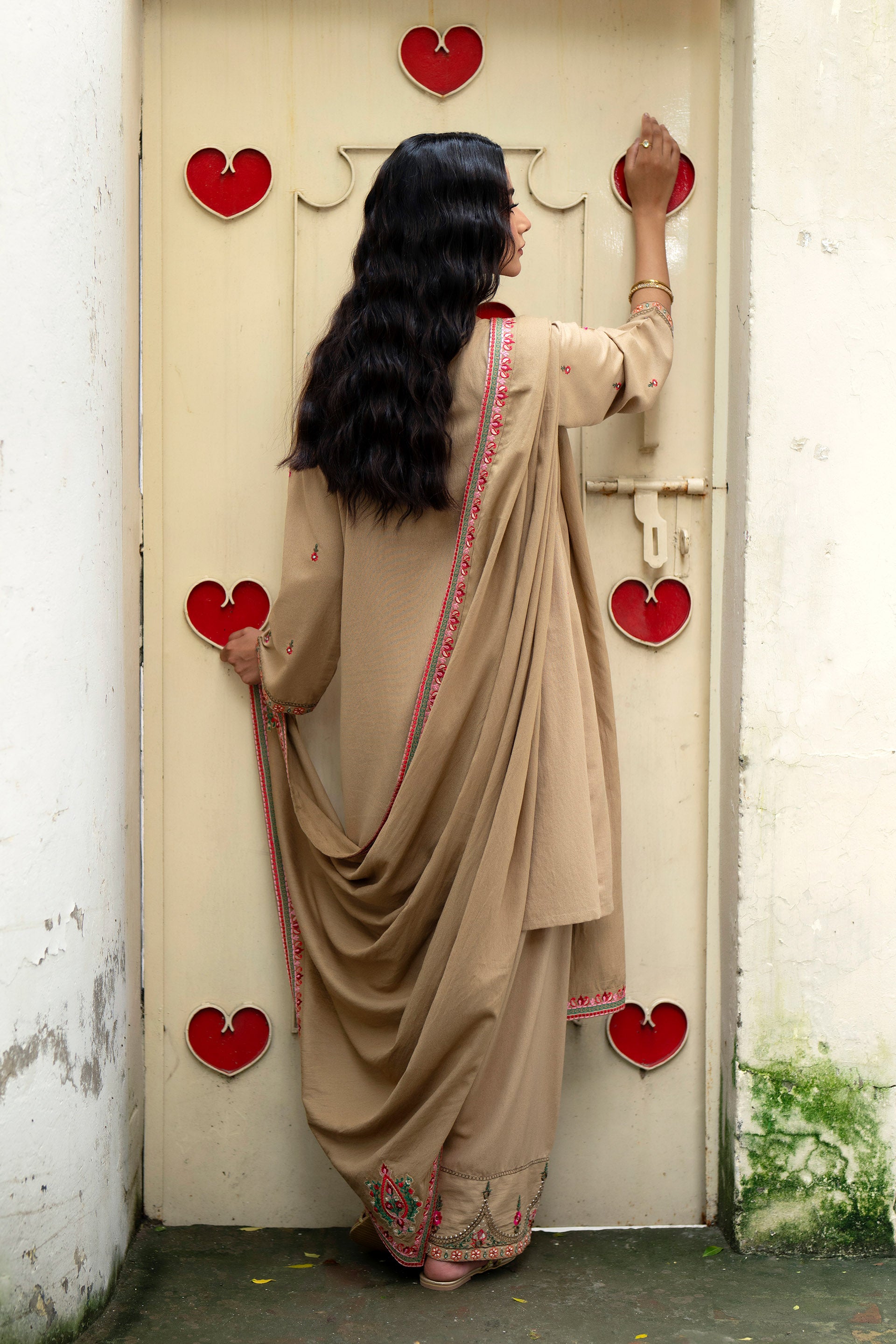 1 Piece Lawn Karandi Shawl (CZ3163)