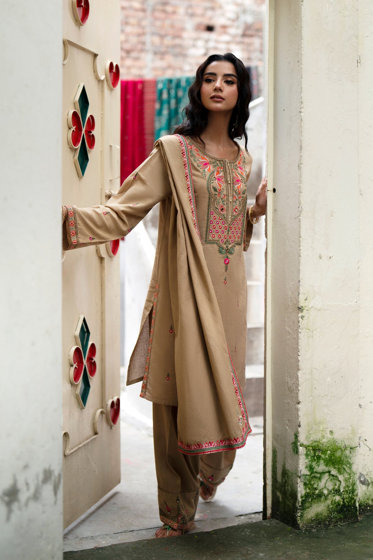 2 Piece Lawn Karandi Suit (CR3522)