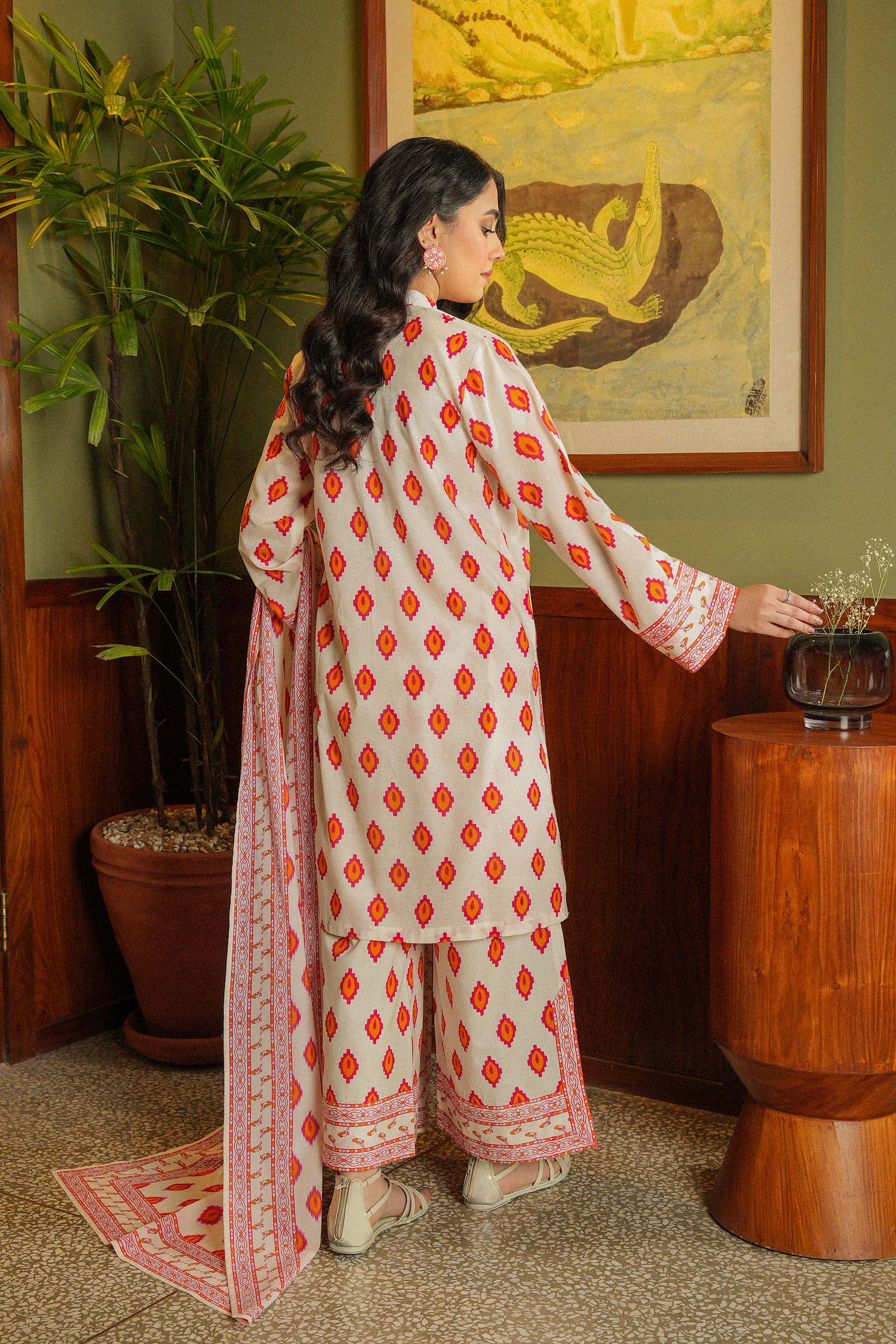 Arzoo: 3 Piece Suit Suit in Multi Lawn (TR1149)