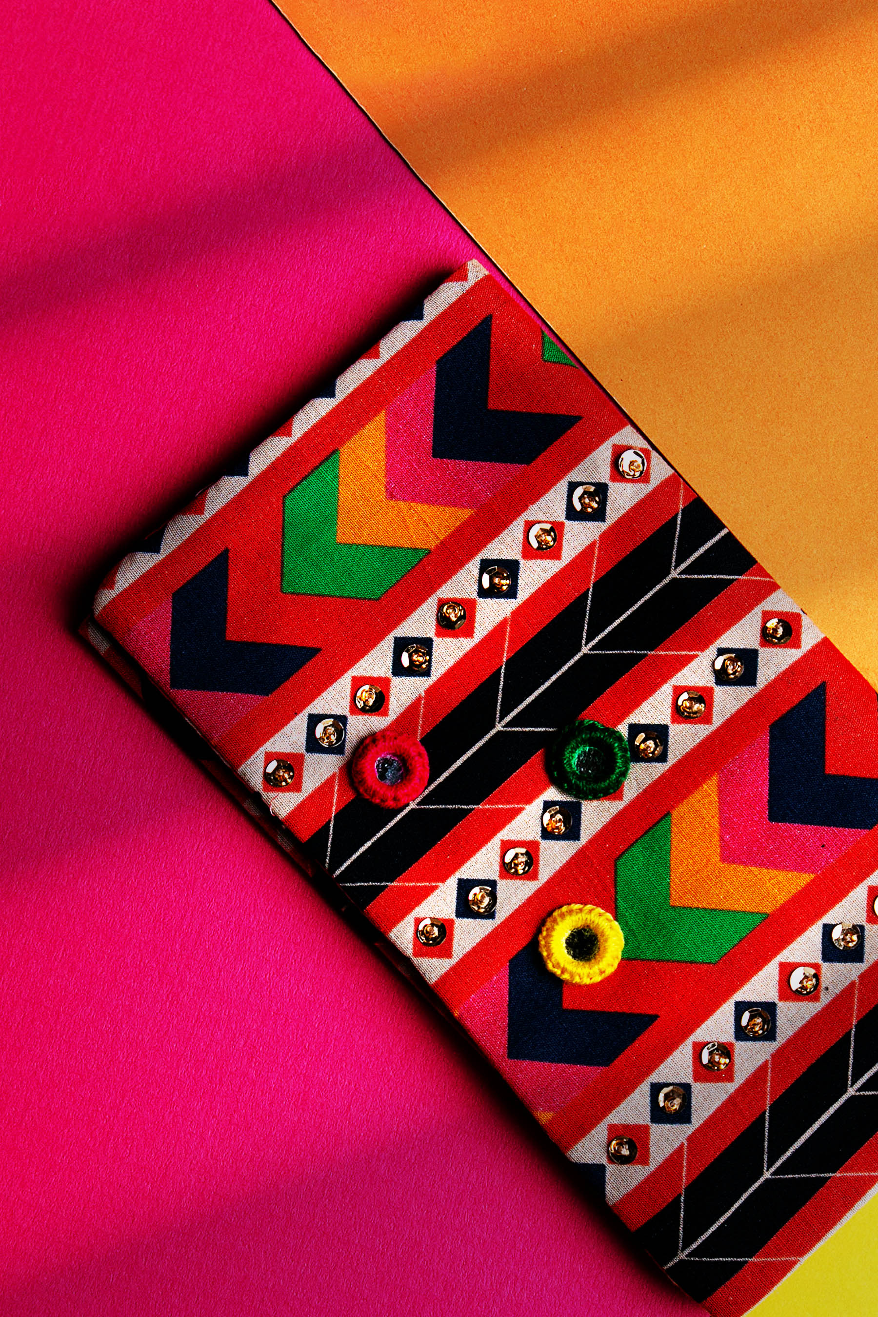 Coloured Arrows in Multi coloured Printed Cambric fabric 3