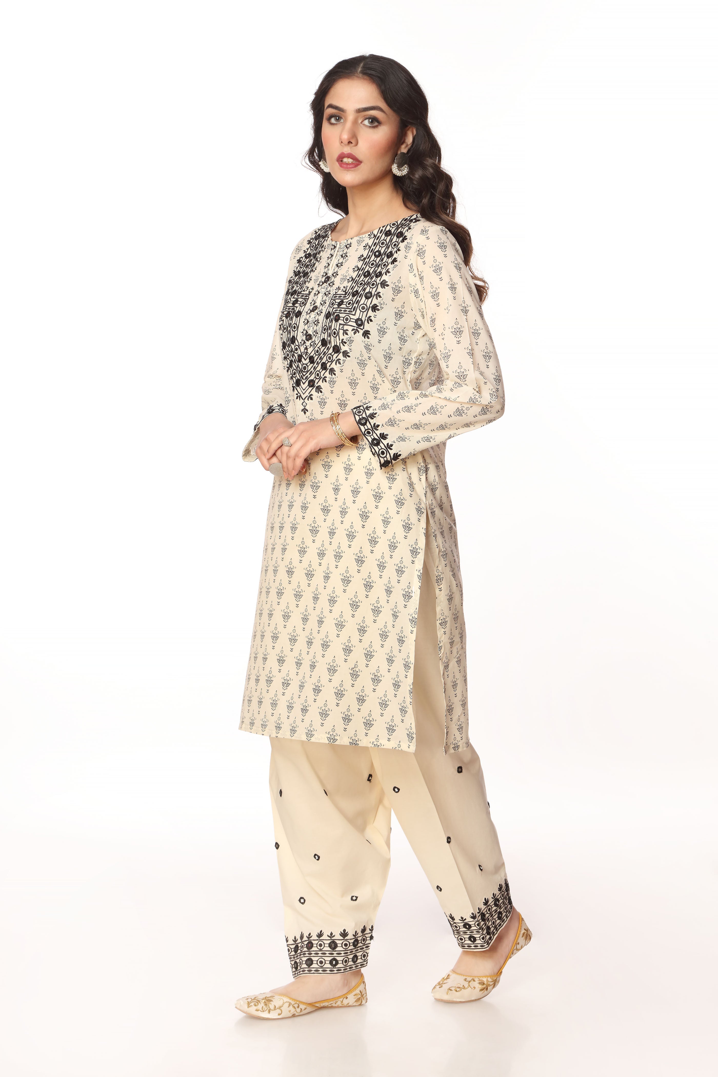 Monocrome Sheesha in Off White coloured Printed Lawn fabric 2