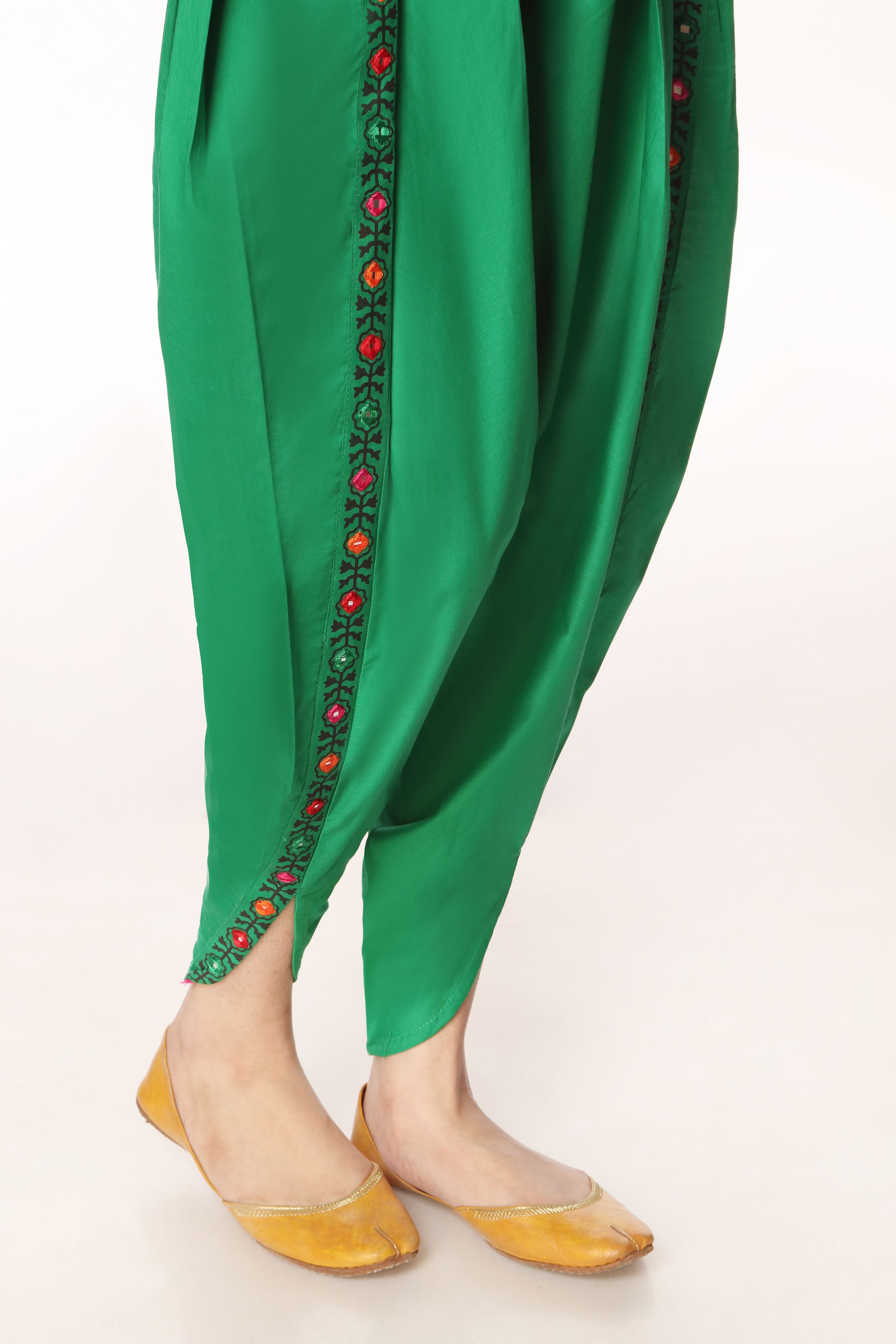 Tulip Sheesha in Green coloured Printed Lawn fabric 3