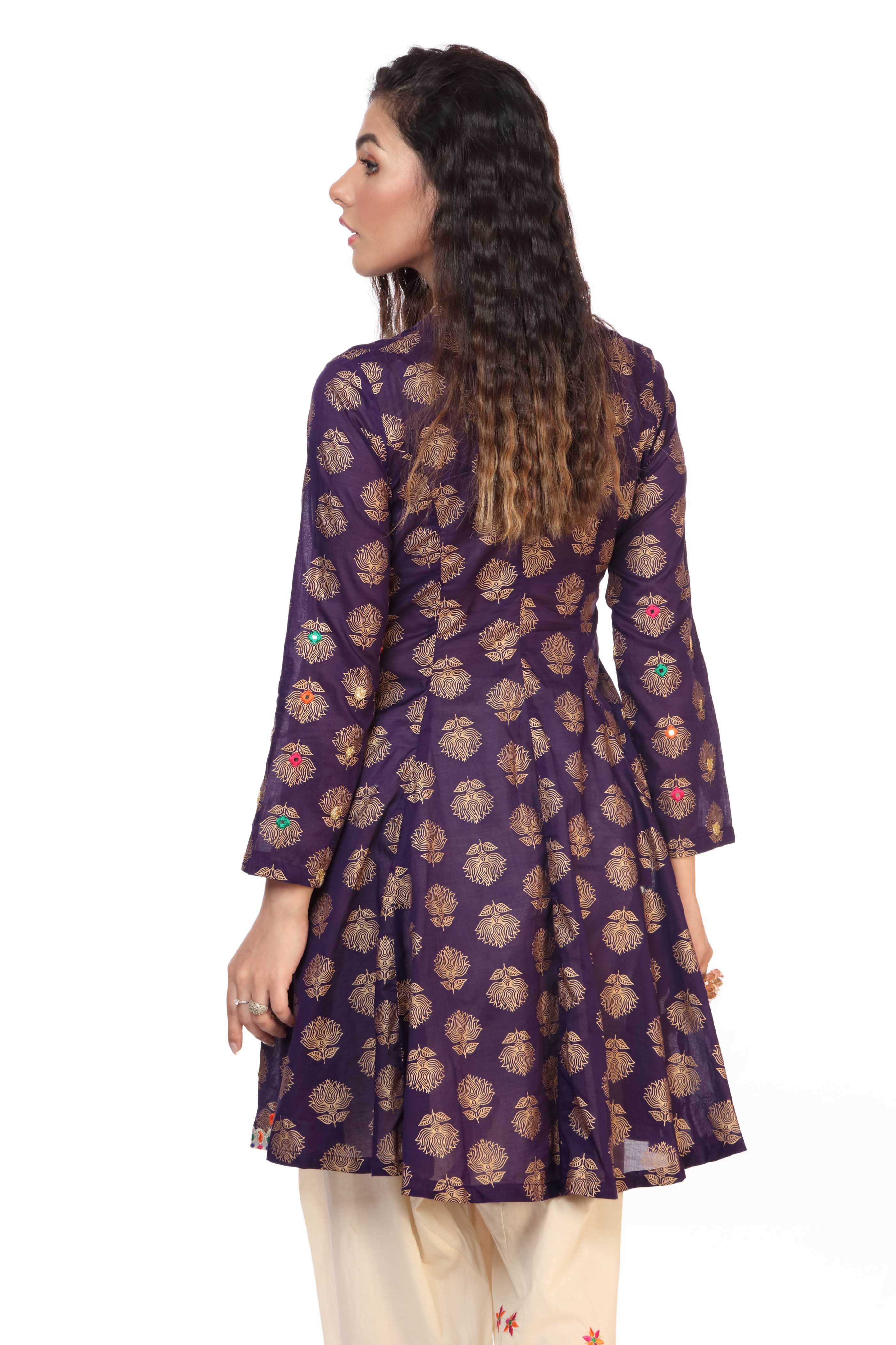 Sheesha Chatta Lt in Purple coloured Printed Lawn fabric 3